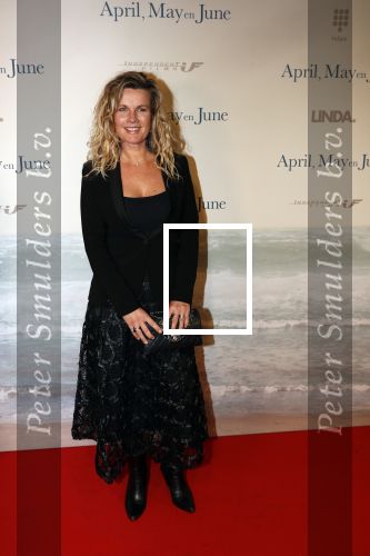 Amsterdam 16 december 2019
Premiere April may June in het deLamar theater met oa in de hoofdrollen Linda de Mol Elise Schaap en Tjitske Reidinga. Annette Barlo