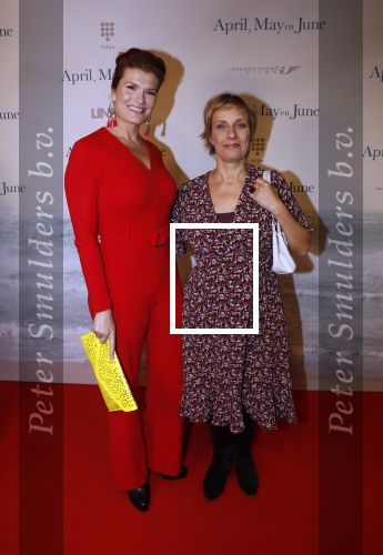 Amsterdam 16 december 2019
Premiere April may June in het deLamar theater met oa in de hoofdrollen Linda de Mol Elise Schaap en Tjitske Reidinga. Anouk v Nes en Mylene dâ€™Anjou