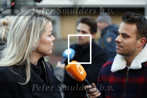 Amsterdam 12 december 2019
Bridget Maasland heeft rechtszaak aangespannen tegen weekblad Prive/ de telegraaf ivm een artikel daarin. Peter R de Vries en zijn zoon Royce zijn aanwezig aangezien Royce de advocaat van Bridget is.
Aran Bade intervieuwt Bridget Maasland