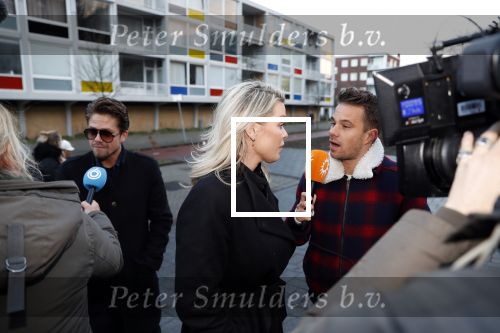 Amsterdam 12 december 2019
Bridget Maasland heeft rechtszaak aangespannen tegen weekblad Prive/ de telegraaf ivm een artikel daarin. Peter R de Vries en zijn zoon Royce zijn aanwezig aangezien Royce de advocaat van Bridget is.
Aran Bade intervieuwt Bridget Maasland