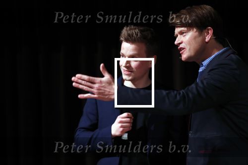 Hilversum 9 december 2019
Bekendmaking omroepman van nhet jaar 2019
DE winnaar van vorig jaar Beau v Erven Dorens reikt de prijs uit aan Jeroen Pauw die dit jaar gewonnen heeft. BMX Mediatalent 2019