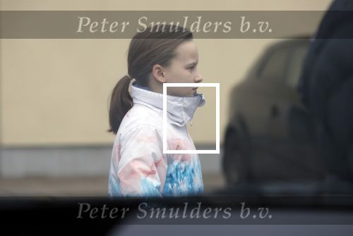 Vilnius 7 december 2019
Bonnie Horbach gaat met haar dochter tennissen. Bonnie is de Nederlandse ambassadeur in Vilnius in Litouwen . Je hebt daar de ambassade en Bonnie woont in een groot huis in het park van Vilnius.