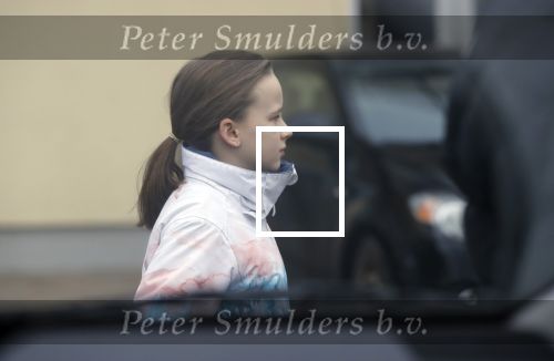 Vilnius 7 december 2019
Bonnie Horbach gaat met haar dochter tennissen. Bonnie is de Nederlandse ambassadeur in Vilnius in Litouwen . Je hebt daar de ambassade en Bonnie woont in een groot huis in het park van Vilnius.