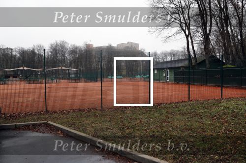 Vilnius 7 december 2019
Bonnie Horbach gaat met haar dochter tennissen. Bonnie is de Nederlandse ambassadeur in Vilnius in Litouwen . Je hebt daar de ambassade en Bonnie woont in een groot huis in het park van Vilnius.