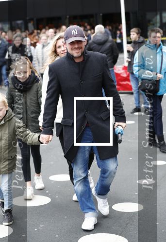 Amsterdam 21 december 2019
Cas jansen en Annelieke Bouwers met hun 2 kinderen