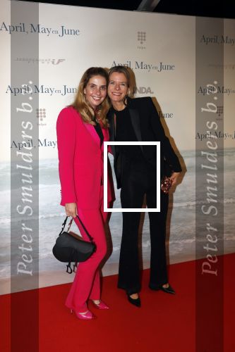 Amsterdam 16 december 2019
Premiere April may June in het deLamar theater met oa in de hoofdrollen Linda de Mol Elise Schaap en Tjitske Reidinga. danie v d Boom met een vriendin