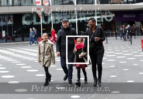 Amsterdam 21 december 2019
Edsilia Rombley en haar man Tjeerd Oosterhuis met hun dochters