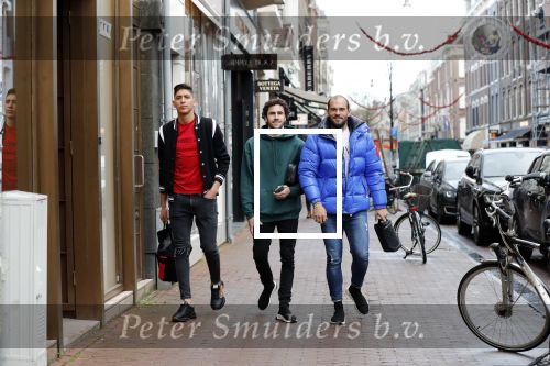 Amsterdam 9 december 2019
Ajax speler Edson Alvarez en zijn manager Nathan v Kooperen en een vriend op de pc hooftstraat.