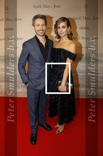 Amsterdam 16 december 2019
Premiere April may June in het deLamar theater met oa in de hoofdrollen Linda de Mol Elise Schaap en Tjitske Reidinga. Elise met haar partner