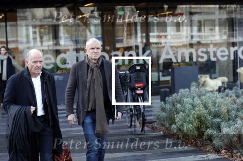 Amsterdam 12 december 2019
Bridget Maasland heeft rechtszaak aangespannen tegen weekblad Prive/ de telegraaf ivm een artikel daarin. Peter R de Vries en zijn zoon Royce zijn aanwezig aangezien Royce de advocaat van Bridget is.
Evert Santegoeds