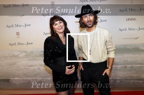Amsterdam 16 december 2019
Premiere April may June in het deLamar theater met oa in de hoofdrollen Linda de Mol Elise Schaap en Tjitske Reidinga. Fockeline Ouwerkerk zwanger met Tommie Driessen
