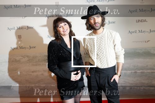Amsterdam 16 december 2019
Premiere April may June in het deLamar theater met oa in de hoofdrollen Linda de Mol Elise Schaap en Tjitske Reidinga. Fockeline Ouwerkerk zwanger met Tommie Driessen