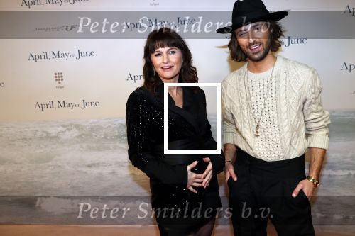 Amsterdam 16 december 2019
Premiere April may June in het deLamar theater met oa in de hoofdrollen Linda de Mol Elise Schaap en Tjitske Reidinga. Fockeline Ouwerkerk zwanger met Tommie Driessen