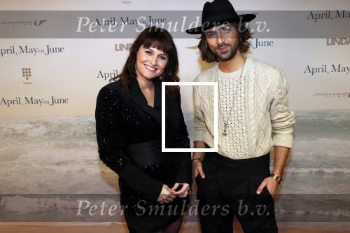 Amsterdam 16 december 2019
Premiere April may June in het deLamar theater met oa in de hoofdrollen Linda de Mol Elise Schaap en Tjitske Reidinga. Fockeline Ouwerkerk zwanger met Tommie Driessen