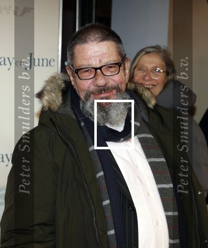 Amsterdam 16 december 2019
Premiere April may June in het deLamar theater met oa in de hoofdrollen Linda de Mol Elise Schaap en Tjitske Reidinga. Frans Loman