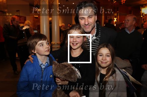 Amsterdam 19 december 2019
Premiere kerstcircus in Carre. Frederik Brom met dochter en vriendjes