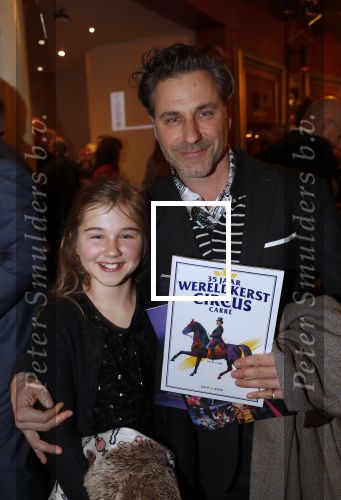 Amsterdam 19 december 2019
Premiere kerstcircus in Carre. Frederik Brom met dochter en vriendjes