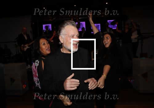 Zoetermeer 8 december 2019
Surpriseparty voor Hans Bouwens ( George Baker) vanwege zijn 75e verjaardag en 50 jaar artiest. George Baker kwam met zijn vrouw Blanche kinderen aanhang en kleinkinderen