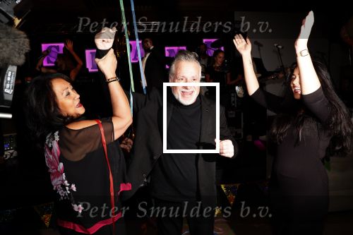 Zoetermeer 8 december 2019
Surpriseparty voor Hans Bouwens ( George Baker) vanwege zijn 75e verjaardag en 50 jaar artiest. George Baker kwam met zijn vrouw Blanche kinderen aanhang en kleinkinderen