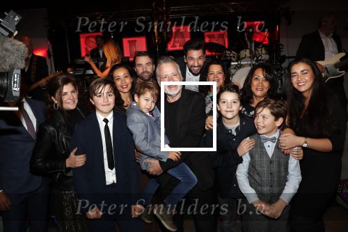 Zoetermeer 8 december 2019
Surpriseparty voor Hans Bouwens ( George Baker) vanwege zijn 75e verjaardag en 50 jaar artiest. George Baker kwam met zijn vrouw Blanche kinderen aanhang en kleinkinderen