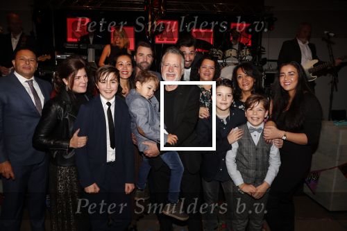 Zoetermeer 8 december 2019
Surpriseparty voor Hans Bouwens ( George Baker) vanwege zijn 75e verjaardag en 50 jaar artiest. George Baker kwam met zijn vrouw Blanche kinderen aanhang en kleinkinderen