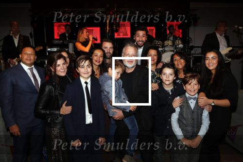 Zoetermeer 8 december 2019
Surpriseparty voor Hans Bouwens ( George Baker) vanwege zijn 75e verjaardag en 50 jaar artiest. George Baker kwam met zijn vrouw Blanche kinderen aanhang en kleinkinderen