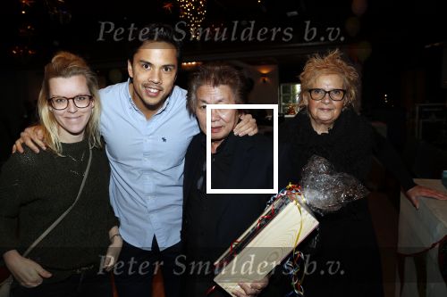 Zoetermeer 8 december 2019
Surpriseparty voor Hans Bouwens ( George Baker) vanwege zijn 75e verjaardag en 50 jaar artiest. George The met vrouw en kinderen