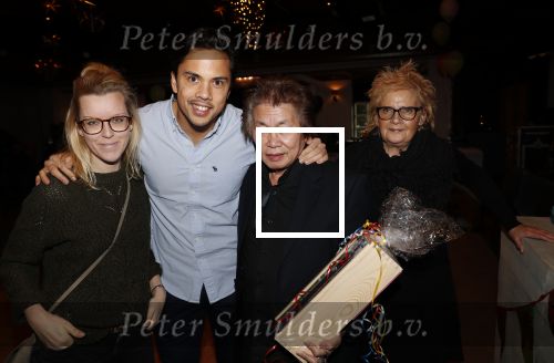 Zoetermeer 8 december 2019
Surpriseparty voor Hans Bouwens ( George Baker) vanwege zijn 75e verjaardag en 50 jaar artiest. George The met vrouw en kinderen