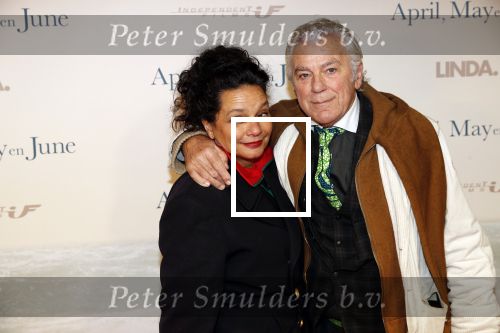 Amsterdam 16 december 2019
Premiere April may June in het deLamar theater met oa in de hoofdrollen Linda de Mol Elise Schaap en Tjitske Reidinga. hans Dagelet met zijn vrouw