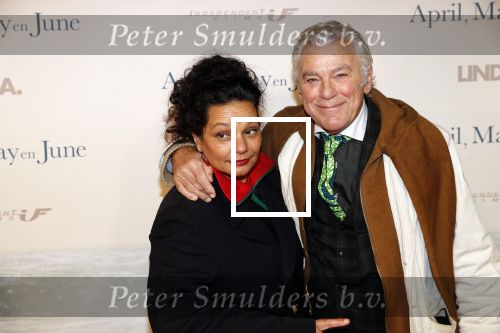 Amsterdam 16 december 2019
Premiere April may June in het deLamar theater met oa in de hoofdrollen Linda de Mol Elise Schaap en Tjitske Reidinga. hans Dagelet met zijn vrouw