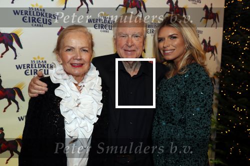 Amsterdam 19 december 2019
Premiere kerstcircus in Carre. Henk v d Meijden met zijn vrouw Monica Strootman en dochter Eliza