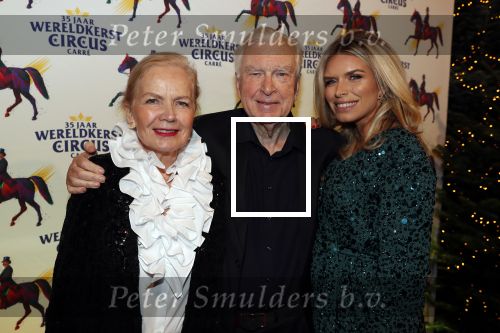 Amsterdam 19 december 2019
Premiere kerstcircus in Carre. Henk v d Meijden met zijn vrouw Monica Strootman en dochter Eliza