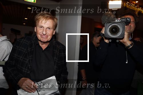 Zoetermeer 8 december 2019
Surpriseparty voor Hans Bouwens ( George Baker) vanwege zijn 75e verjaardag en 50 jaar artiest. 
Henny Huisman