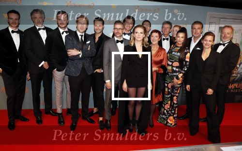 Amsterdam 9 december 2019
Premiere huisvrouwen bestaan niet deel II in tuschinski.
Leopold Witte Jim Bakkum Patrick Martens Fred v Leer en Leo Alkemade Loes Luca Eva v d Wijdeven en Jelka v Houten  Rick engelkes ea
