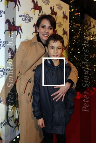 Amsterdam 19 december 2019
Premiere kerstcircus in Carre. Igone de Jongh kwam met haar zoon