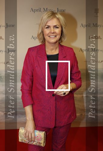 Amsterdam 16 december 2019
Premiere April may June in het deLamar theater met oa in de hoofdrollen Linda de Mol Elise Schaap en Tjitske Reidinga. Irene Moors kwam met een goede vriend