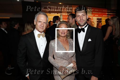 Amsterdam 12 december 2019
Luxury fair LXRY in de rai. Jaap Jongbloed kwam met zijn vriendin en zoon
