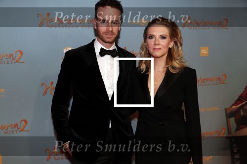 Amsterdam 9 december 2019
Premiere huisvrouwen bestaan niet deel II in tuschinski.
Jelka v Houten kwam met vriend Henri v Loon