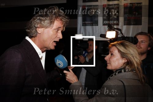 Hilversum 9 december 2019
Bekendmaking omroepman van nhet jaar 2019
DE winnaar van vorig jaar Beau v Erven Dorens reikt de prijs uit aan Jeroen Pauw die dit jaar gewonnen heeft.