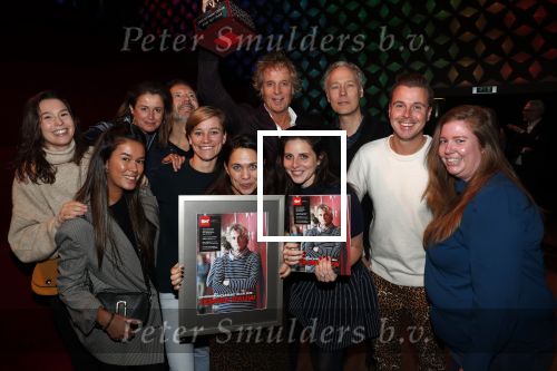 Hilversum 9 december 2019
Bekendmaking omroepman van nhet jaar 2019
DE winnaar van vorig jaar Beau v Erven Dorens reikt de prijs uit aan Jeroen Pauw die dit jaar gewonnen heeft.