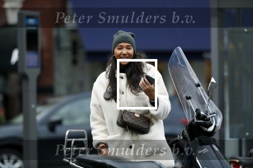 Amsterdam 14 december 2019
Joelle Gullit met een vriendin op de cornelis schuytstraat
