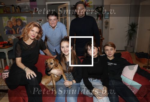 Amsterdam 12 december 2019
Presentatie nieuwe cast GTST Tamara Brinkman, Johnny Kraaijkamp jr. met hond Dolly, Noa Zwan, Cas Jansen, Sophie Bouquet en Tommy van Lent Bertrie Wierenga en Ferri Somogyi