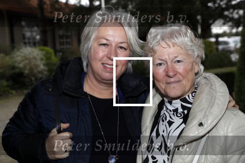 Zoetermeer 8 december 2019
Surpriseparty voor Hans Bouwens ( George Baker) vanwege zijn 75e verjaardag en 50 jaar artiest. Joke en Christa Alberts
