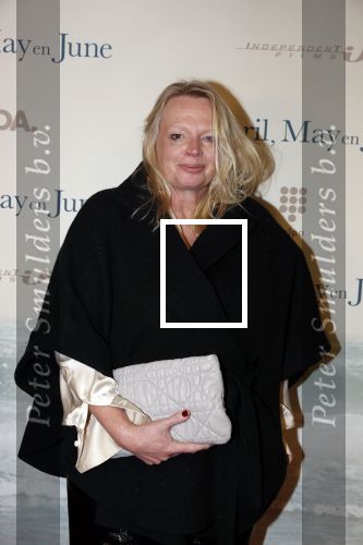 Amsterdam 16 december 2019
Premiere April may June in het deLamar theater met oa in de hoofdrollen Linda de Mol Elise Schaap en Tjitske Reidinga. Karin Swerink