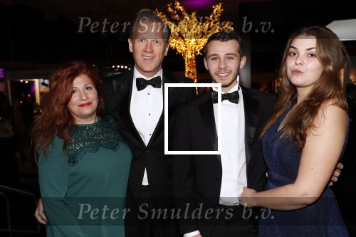 Amsterdam 12 december 2019
Luxury fair LXRY in de rai. Kees Noomen met gezin