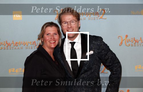 Amsterdam 9 december 2019
Premiere huisvrouwen bestaan niet deel II in tuschinski. Leo Alkemade met zijn vrouw