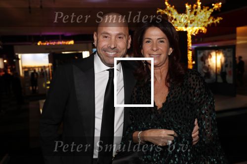 Amsterdam 12 december 2019
Luxury fair LXRY in de rai. Lesley en Tanja Bamberger
