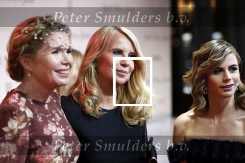 Amsterdam 16 december 2019
Premiere April may June in het deLamar theater met oa in de hoofdrollen Linda de Mol Elise Schaap en Tjitske Reidinga.