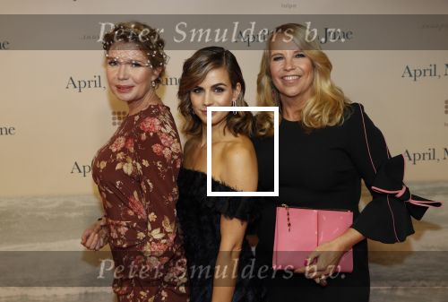 Amsterdam 16 december 2019
Premiere April may June in het deLamar theater met oa in de hoofdrollen Linda de Mol Elise Schaap en Tjitske Reidinga.
