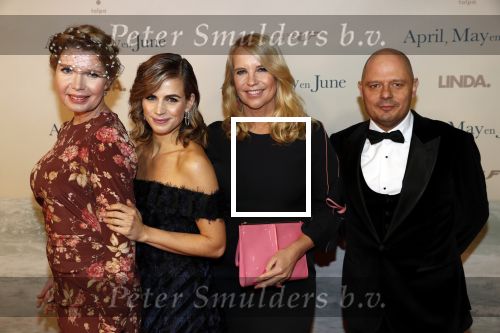 Amsterdam 16 december 2019
Premiere April may June in het deLamar theater met oa in de hoofdrollen Linda de Mol Elise Schaap en Tjitske Reidinga.